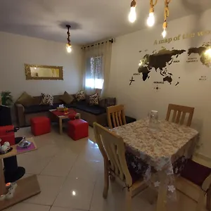 Appartement Superbe Au Rez-de-chaussée Avec Clim Mobile,parking Et Wifi Gratuit